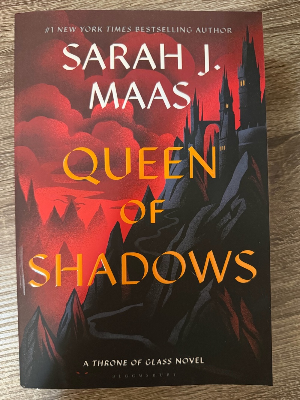 Sarah J. Maas Queen of Shadows - Red & Black Hardcover